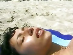 Pláž, Černovlásky, Sperma v obličeji, Tvrdé sex